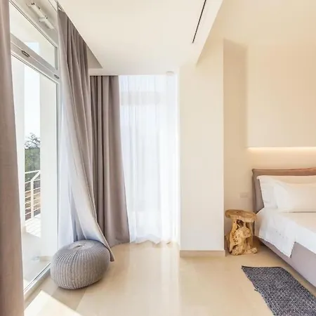 Panitria With Infinity Pool