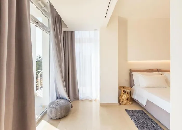 Panitria With Infinity Pool