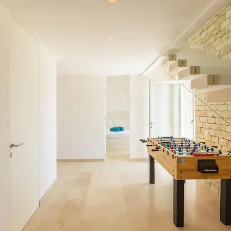 דירה Panitria With Infinity Pool אוסטוני