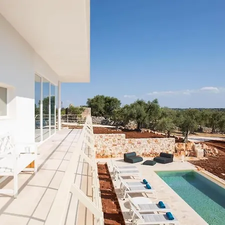 Panitria With Infinity Pool * オストゥーニ
